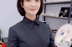 小姐姐读藏头诗,藏头诗中的小姐姐风采